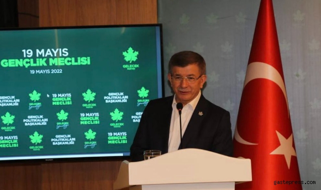 Davutoğlu Gençlik Buluşmasında Göz Yaşlarına Hakim Olamadı!