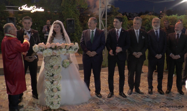 Ensari ailesinin mutlu günü!