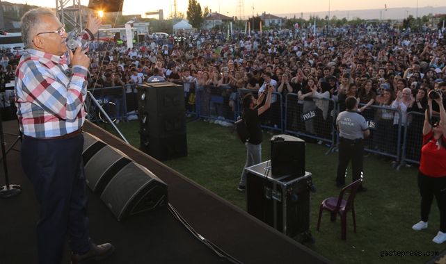 Kayseri Büyükşehir'den 'Unutulmaz' Üniversite Gençlik Spor Festivali!