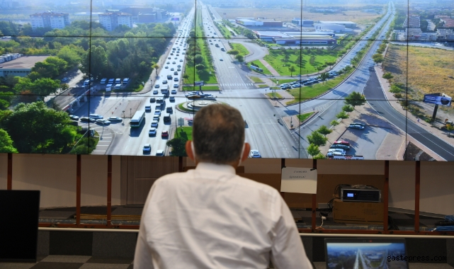 Kayseri Büyükşehir'e akıllı trafik ve sağlıkta tam not!