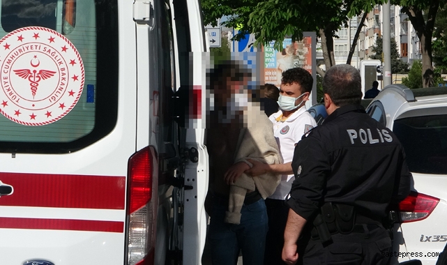 Kayseri'deki bıçaklı kavgada 2 kişi yaralandı!