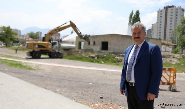 Kayseri Melikgazi'de 600'e yakın metruk yapı yıkıldı