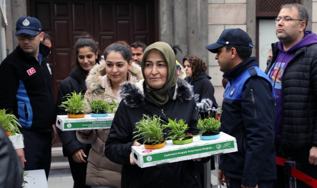 Kayseri Talas Belediyesi'nden anneler Günü'nde annelere çok özel hediye!