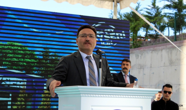 Kayseri Valisi Çiçek: "3 gündür belediyelerin yaptığı yatırımların büyüsü altındayım"