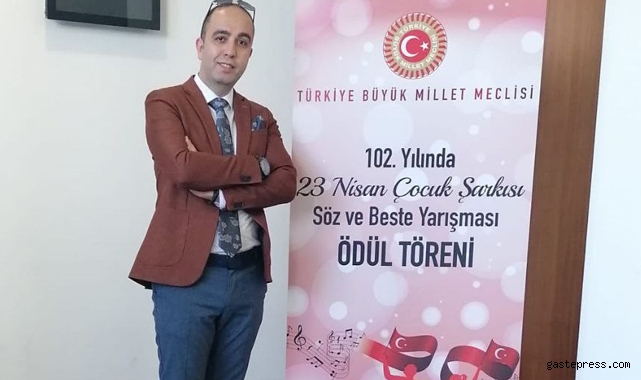 Kayserili müzik öğretmeni Hakan Koçer'den büyük başarı!