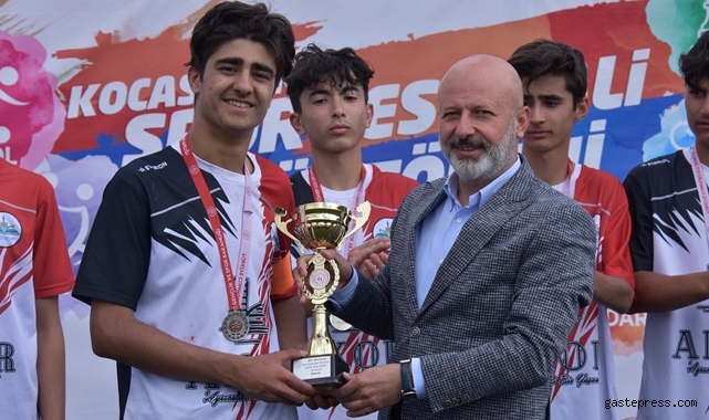 Kocasinan'da Liseler Arası Spor Festivali'nde Birlik ve Beraberlik Vurgusu!