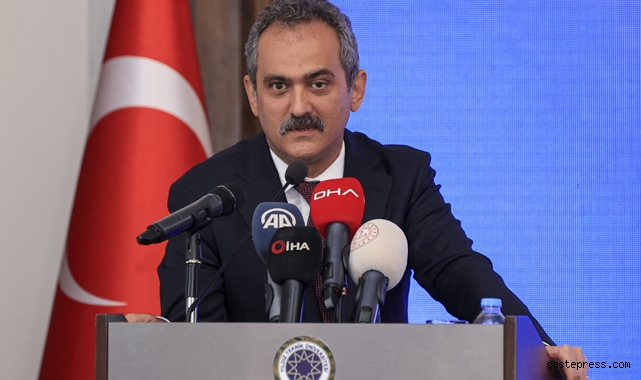 Milli Eğitim Bakanı Mahmut Özer'den flaş 'izin' açıklaması!
