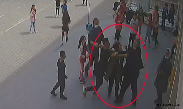 Öğretmene şiddet kamerada!