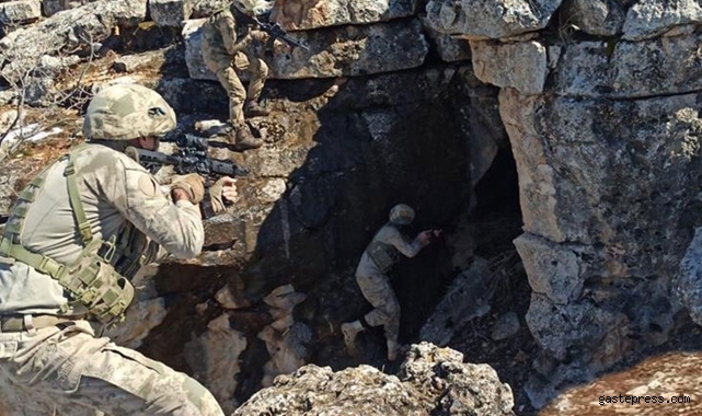 Pençe-Kilit bölgesinde başlatılan operasyonda teröristler mağarada sıkıştırıldı!