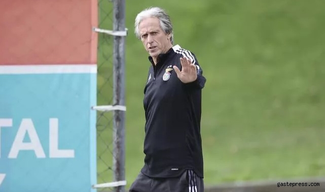 Portekizli teknik adam Jorge Jesus'un bu gece yarısı İstanbul'da olması bekleniyor!