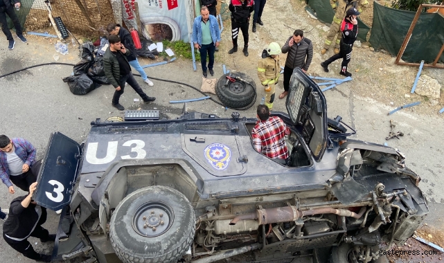 Sarıyer’de zırhlı polis aracı kaza yaptı: 2 polis yaralı!
