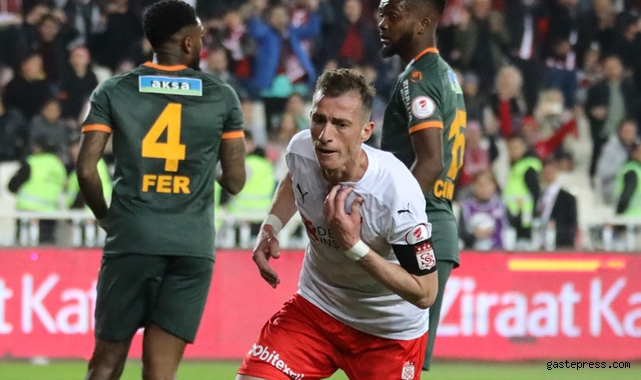 Sivasspor, Alanyaspor'u geçip finalde Kayserispor'un rakibi oldu!