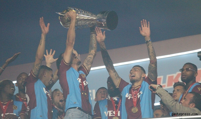 Trabzonspor şampiyonluk kupasını aldı!