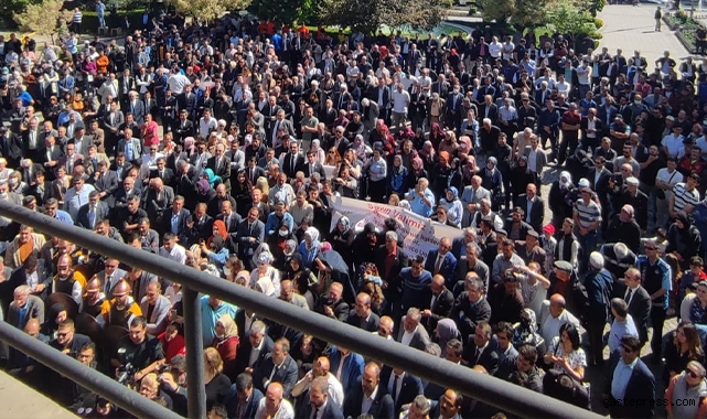 Vali Gökmen Çiçek adeta miting havasında uğurlandı!