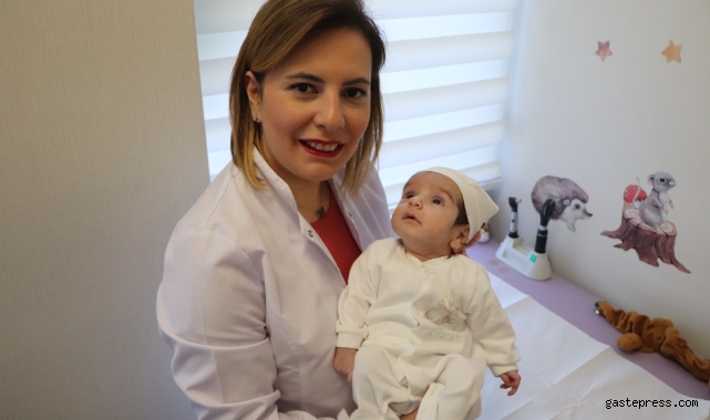 Yemek borusu olmadan doğan bebeğe doktordan hayati dokunuş!