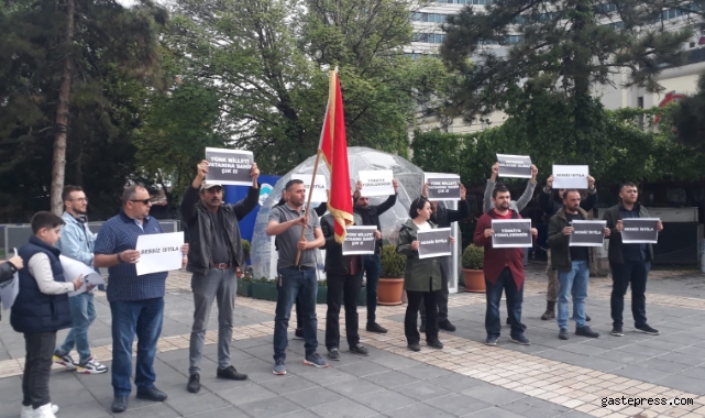 Zafer Partisi, göçmenlerle ilgili kısa film yayınlayan yönetmenin gözaltına alınmasını protesto etti!