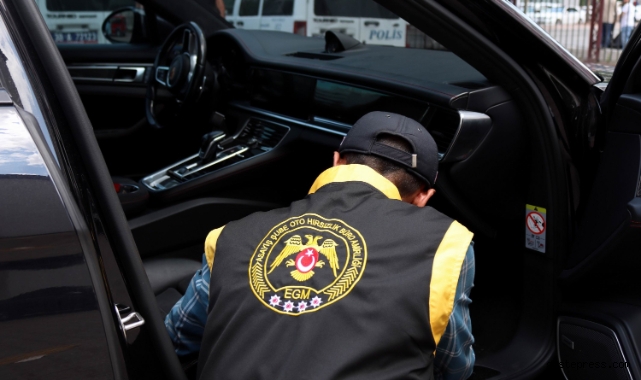 10 milyon TL değerinde Porsche çalmışlar