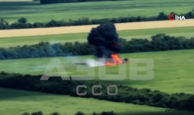 Azov Taburu, alçak uçuş yapan Rus helikopterini vurdu!
