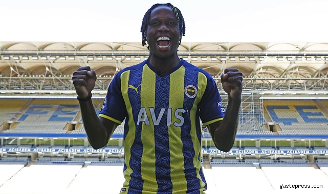 Bruma sözleşmeyi imzalayıp formayı giydi!