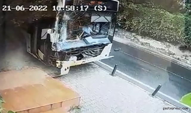 İETT otobüsü kaldırıma çıktı: Faciadan dönüldü!