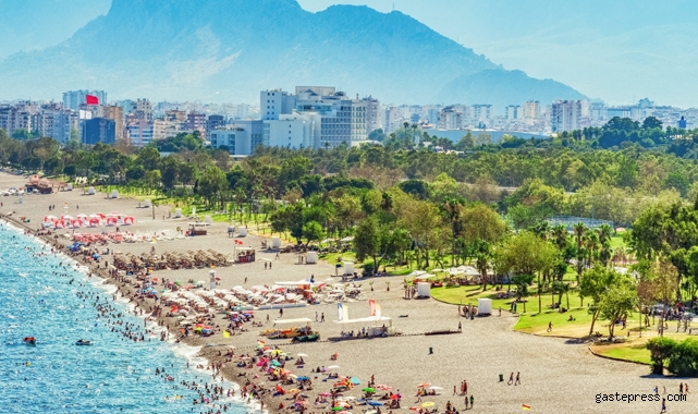 İki kişilik tatilin bedeli 15 bin lira! Ortalama tatil süresi 3 güne düştü!