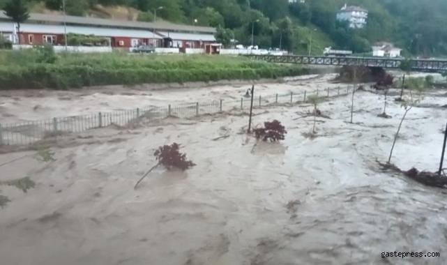 Kastamonu'da sel! Çay ve dereler taşmaya başladı!