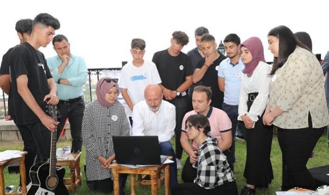 Kayseri Kocasinan Belediye Başkanı Ahmet Çolakbayrakdar, gençlerle bir araya geldi!