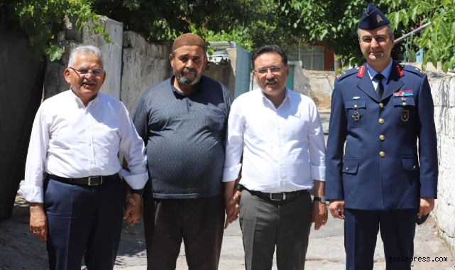Kayseri protokolü şehit babalarını ziyaret etti!