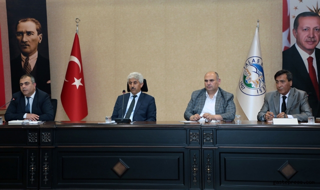 Kayseri Talas kırsalındaki muhtarlarla altyapı toplantısı!