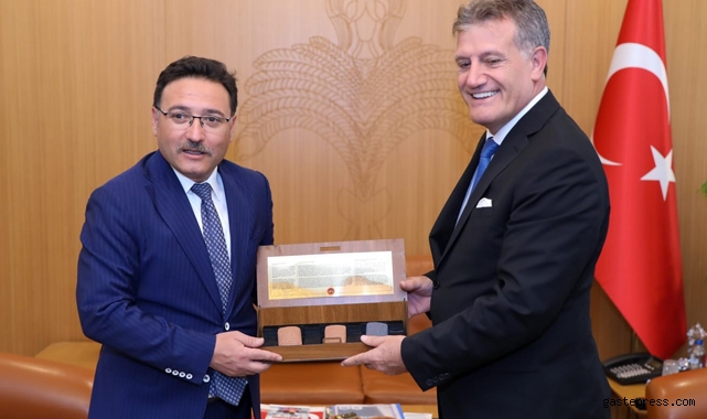 KKTC Bayındırlık ve Ulaştırma Bakanı Arıklı'dan Vali Çiçek'e Ziyaret!