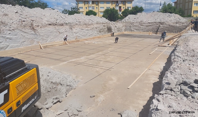 Tomarza'da öğrenci yurdunun temel açma çalışmaları başladı!