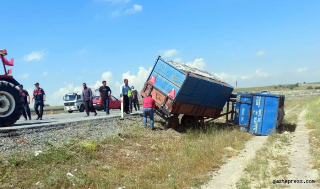 Traktör şarampole devrildi!