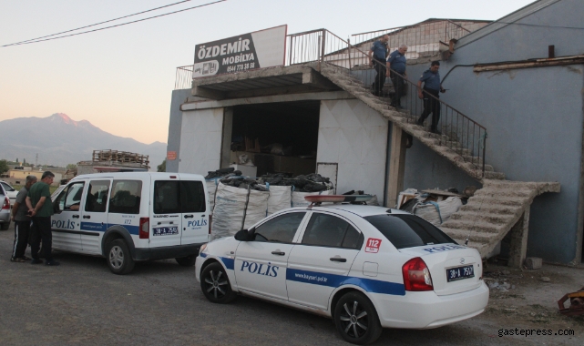 Aynı evde kalan işçiler birbirini bıçakladı: 1 ölü, 1 yaralı!