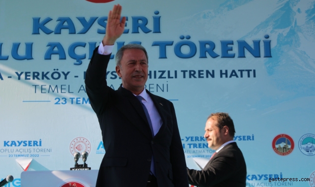Bakan Akar: "Yunanistan'ın Türk okullarını askıya almasını şiddetle kınıyorum"