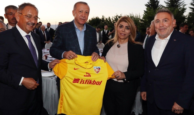 Cumhurbaşkanı'na Kayserispor forması!