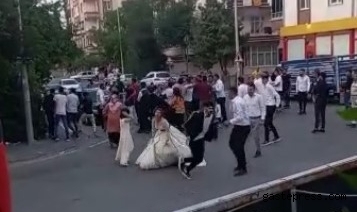 Düğünde çıkan kavgada 2 kişi bıçaklandı!