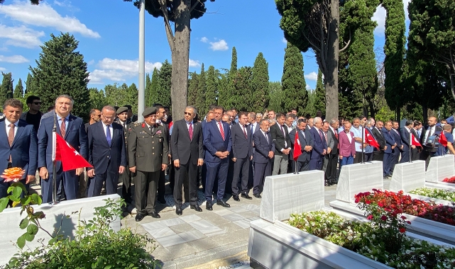 Edirnekapı Şehitliği'nde 15 Temmuz şehitleri için tören düzenlendi!