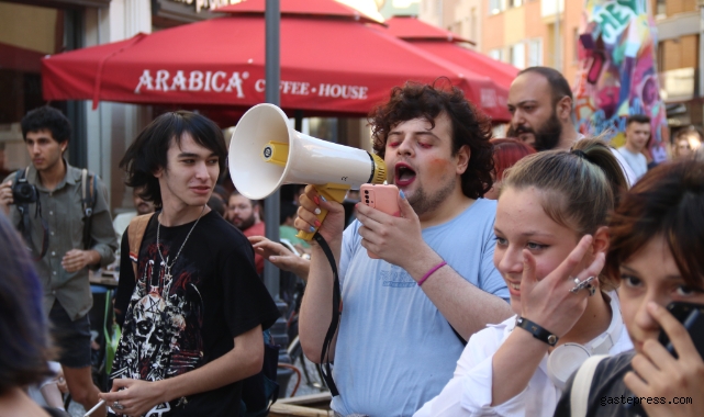 Eskişehir'de izinsiz LGBT yürüyüşüne polis müdahalesi: 10 gözaltı!