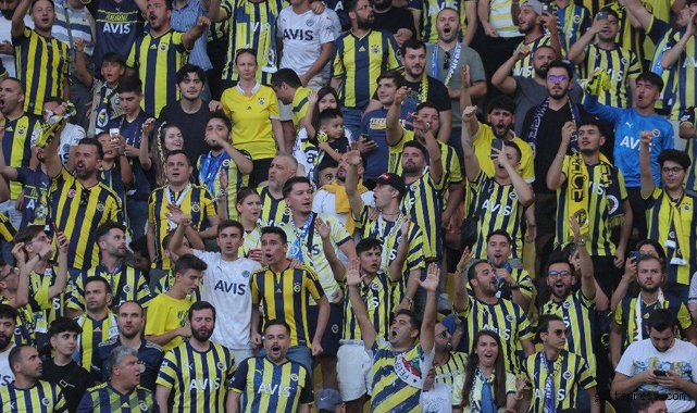 Fenerbahçe maçındaki Putin tezahüratı dünya basınında! Tepki yağıyor!