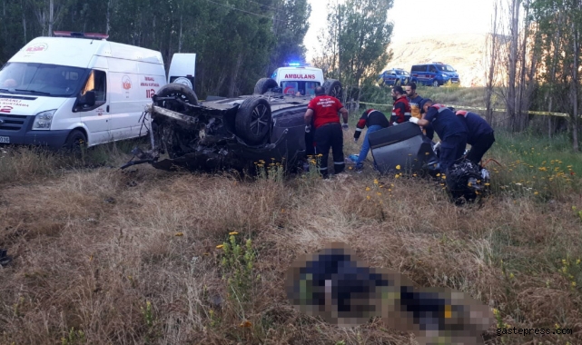 İran dönüşü Sivas'ta kaza geçirdiler: 3 ölü, 1 ağır yaralı!