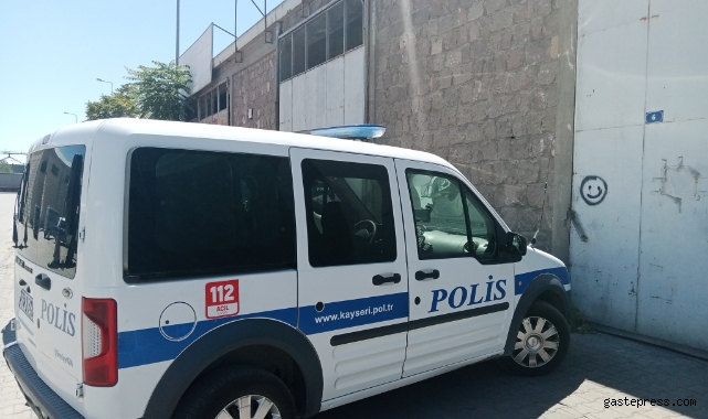 Kayısı toplamak için çıktığı çatıdan düşüp öldü!
