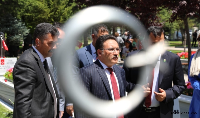 Kayseri Valisi Çiçek, bayram ziyaretlerinde bulundu!
