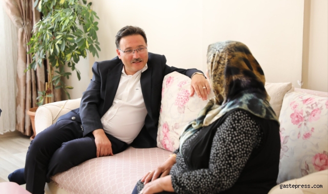Kayseri Valisi Çiçek şehit ailelerini ziyaret etti!