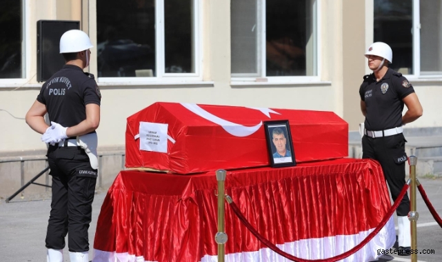 Polis memuru kalbine yenildi!