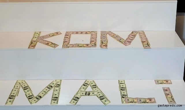 Sahte dolarları piyasaya süremeden yakalandılar!