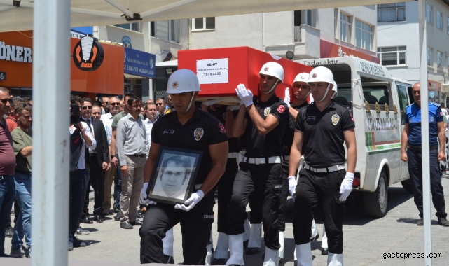 Saldırıda hayatını kaybeden doktor Karakaya'yı binler uğurladı!