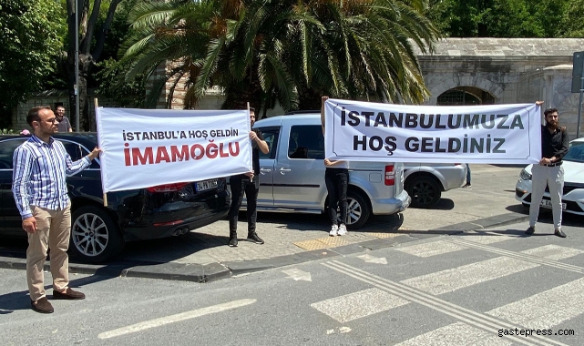 Sel felaketinde tatilde olan İmamoğlu'na pankartlı tepki!