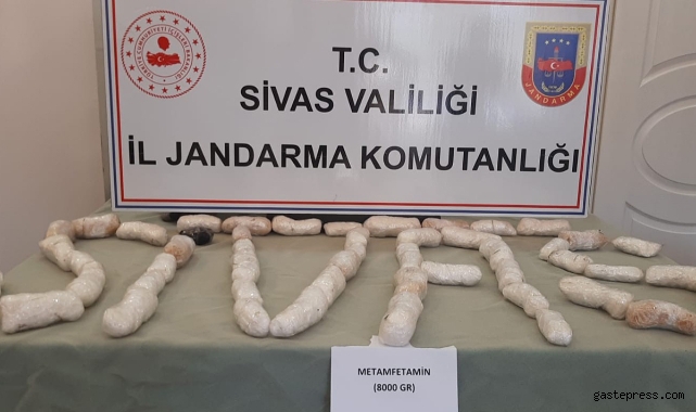 Sivas'ta arama yapılan tırdan 8 kilo metamfetamin çıktı!