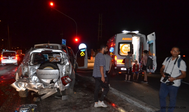 Tekirdağ’da tır kırmızı ışıkta bekleyen 8 aracı biçti: 10 yaralı!