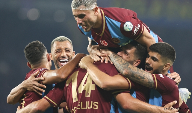 Trabzonspor Sivasspor'u farklı mağlup ederek Süper Kupa'nın sahibi oldu!